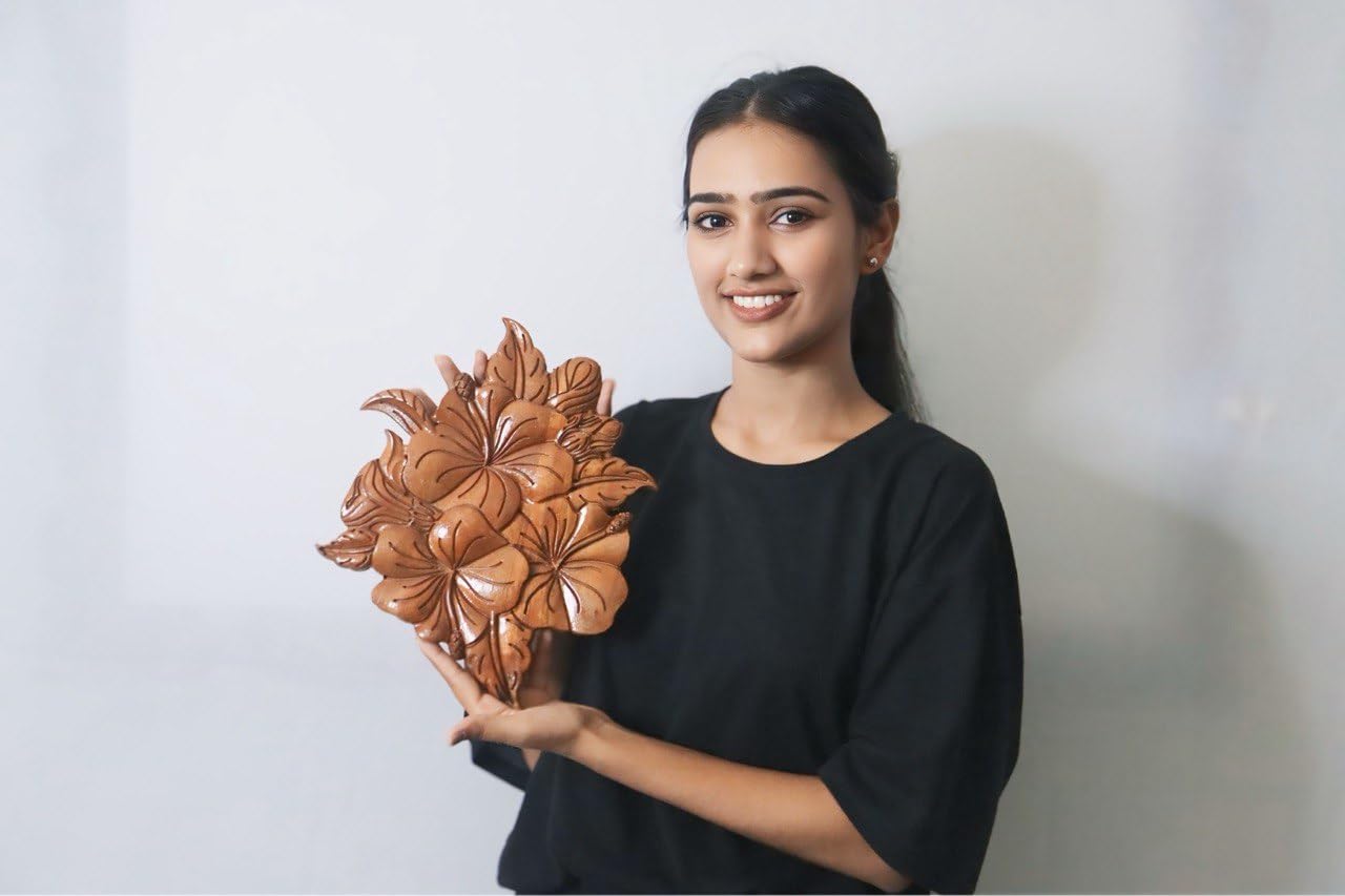 kveer wood Handcrafted Wooden Hibiscus Wall Art – Decorative Flower Carving Panel for Home & Office | Natural Finish Wood Wall Hanging Decor