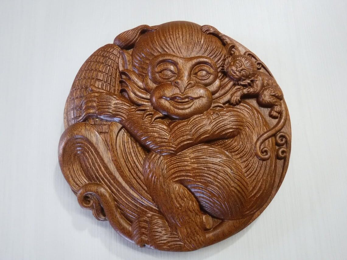 kveer Handcrafted Wooden Monkey Wall Art, Round Decorative Carving, Handmade Home Office Décor