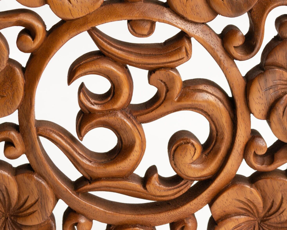 kveer Hand Carved Wooden om Wall Art, Floral Scroll Design, Round Wall Decor Panel