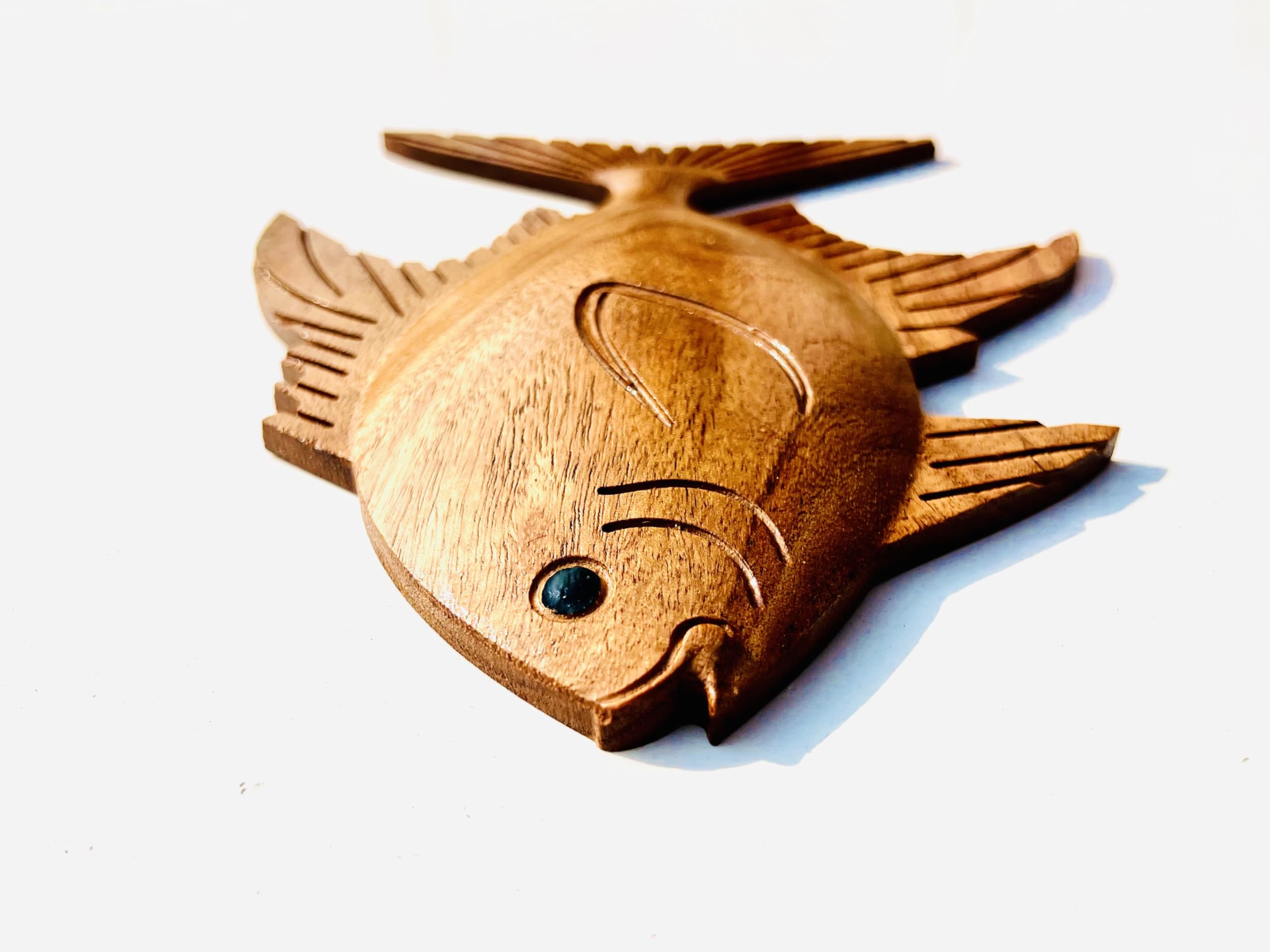 kveer wood Handcrafted Wooden Fish Wall Art – Decorative Hanging Fish Sculpture for Home, Office, or Beach House Decor – Natural Finish Wood Carving – 3D Marine Wall Accent