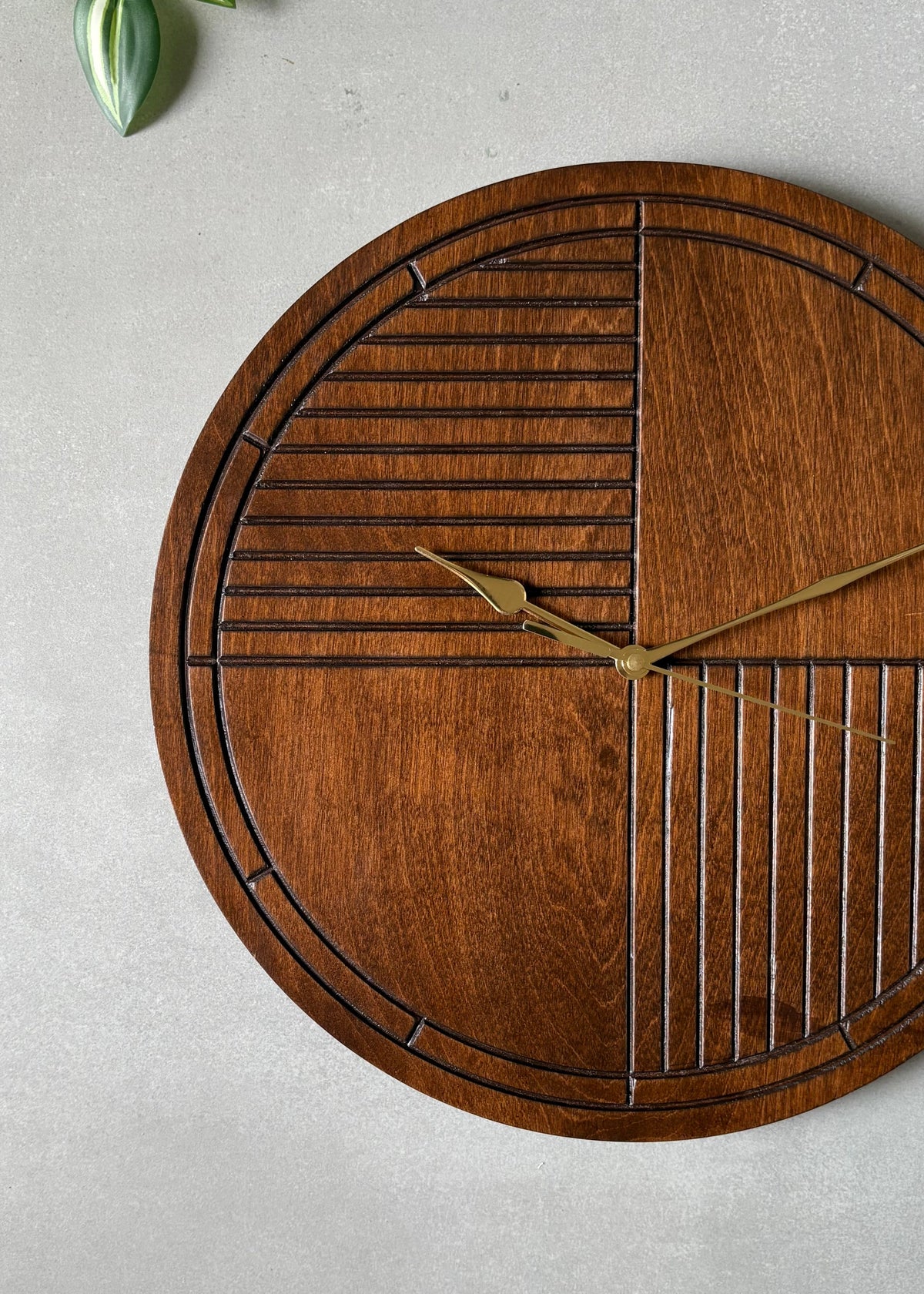 KVEER Minimalist Wall Clock