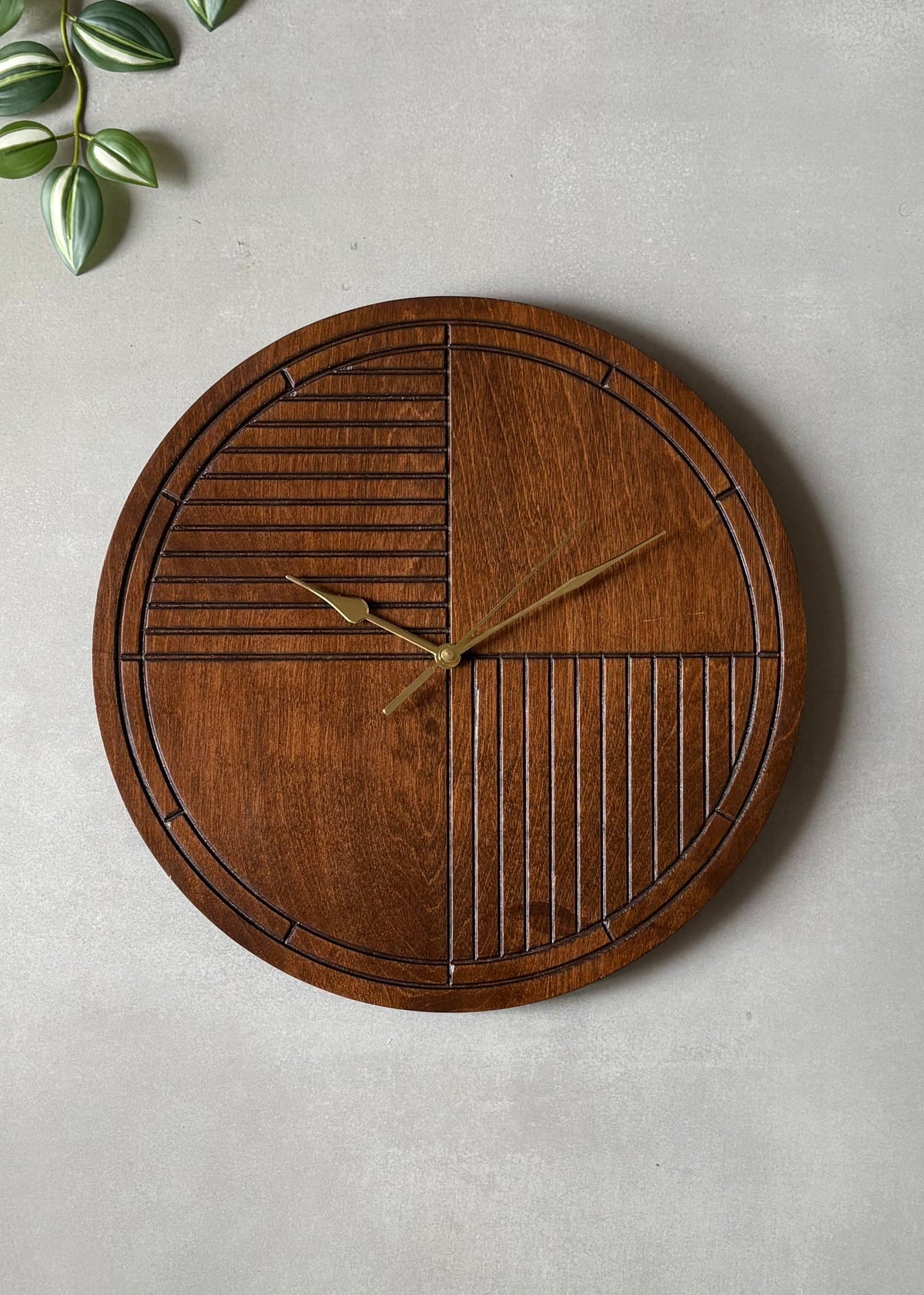 KVEER Minimalist Wall Clock